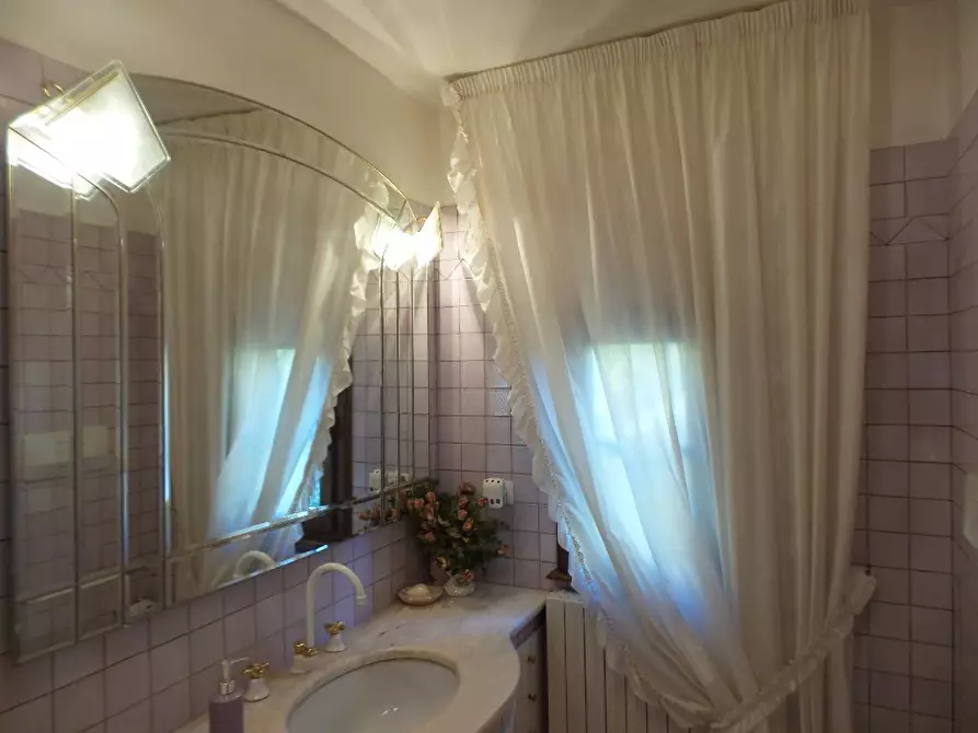 Immagine 27 di Casa colonica in vendita  a Castelfiorentino