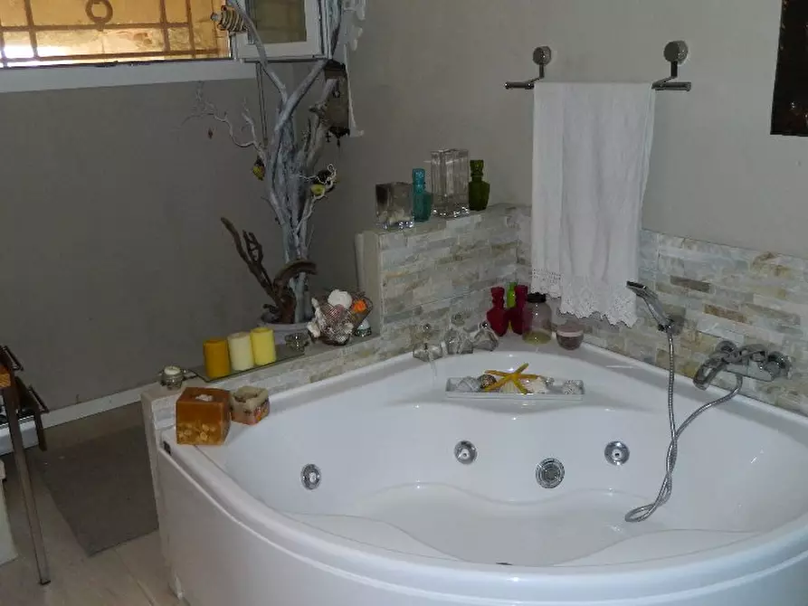 Immagine 48 di Villa in vendita  a Sarzana