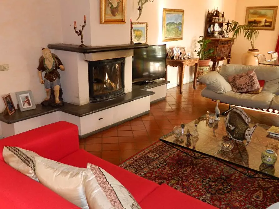 Immagine 6 di Villa in vendita  a Sarzana