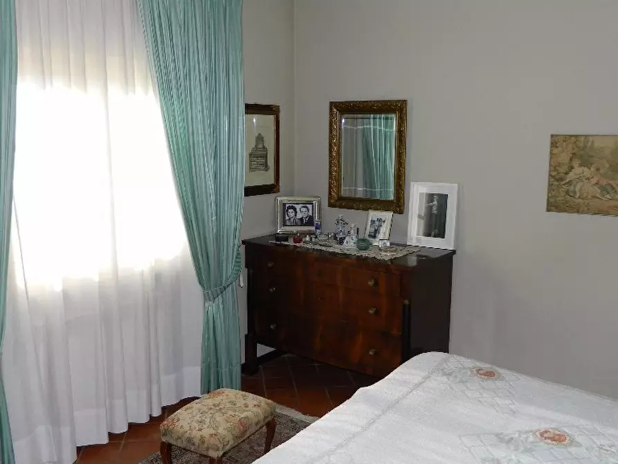 Immagine 14 di Villa in vendita  a Sarzana