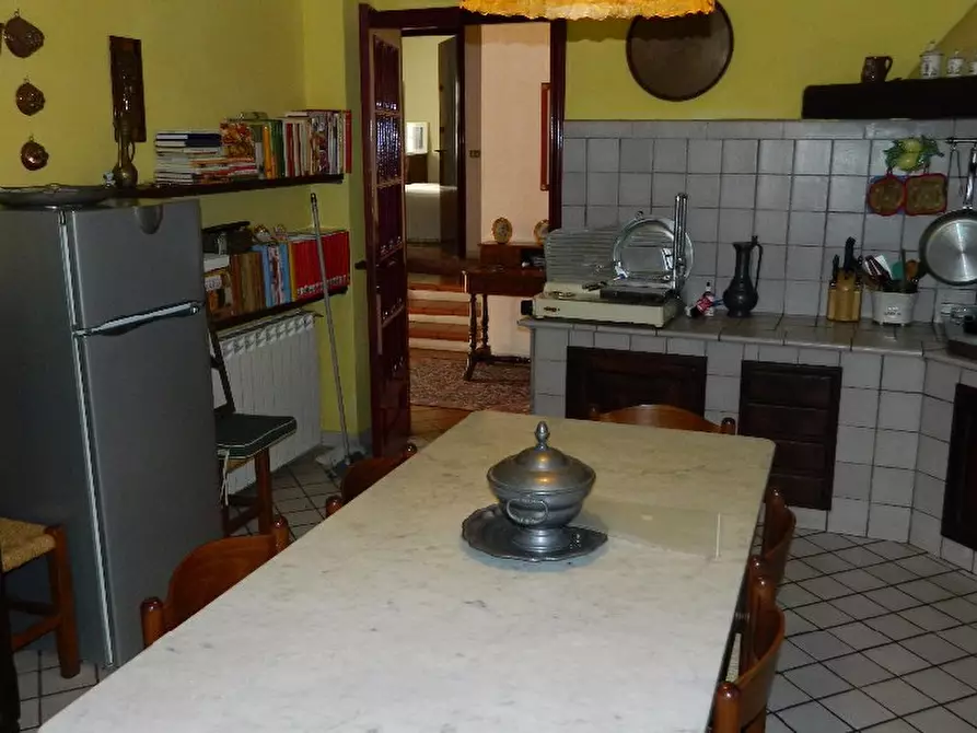 Immagine 12 di Villa in vendita  a Sarzana