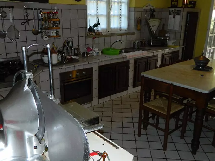 Immagine 9 di Villa in vendita  a Sarzana