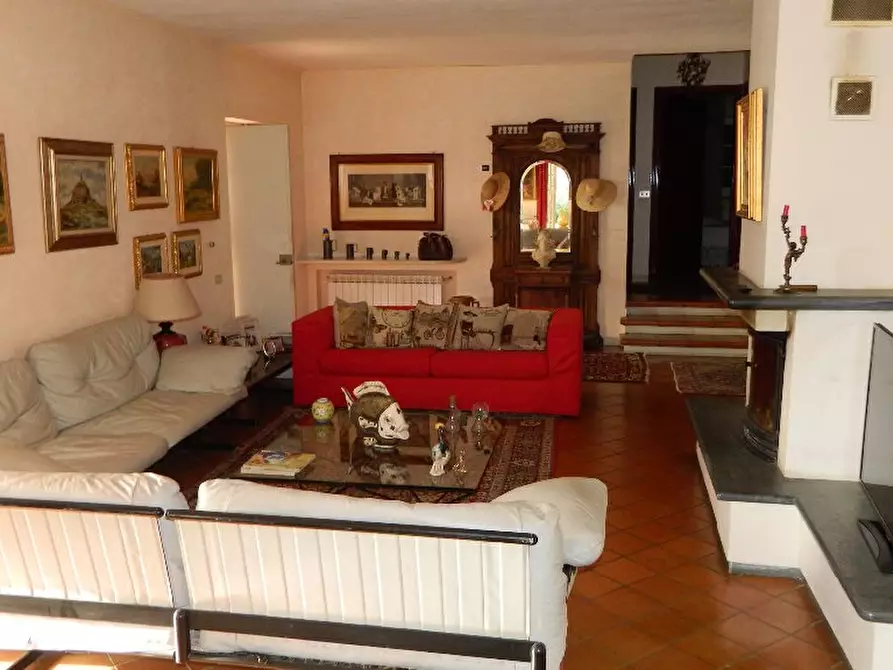 Immagine 7 di Villa in vendita  a Sarzana