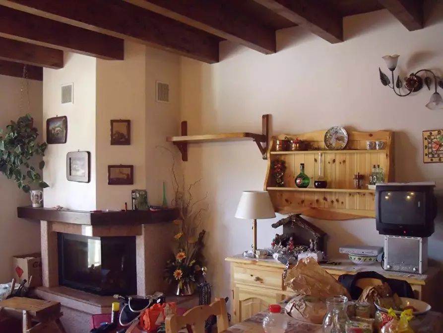 Immagine 2 di Appartamento in vendita  a Pievepelago