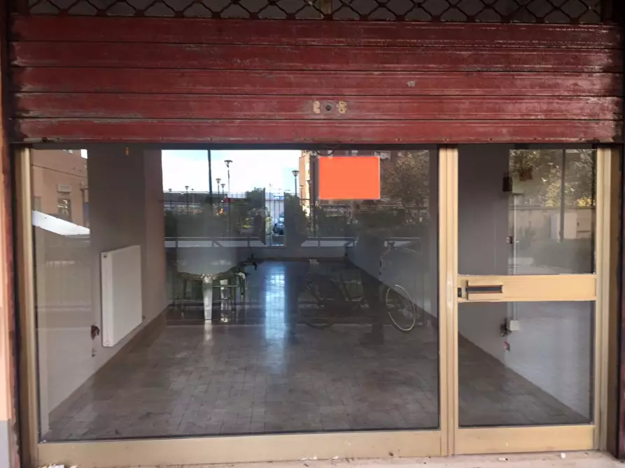 Immagine 9 di Locale commerciale in vendita  a Pontedera