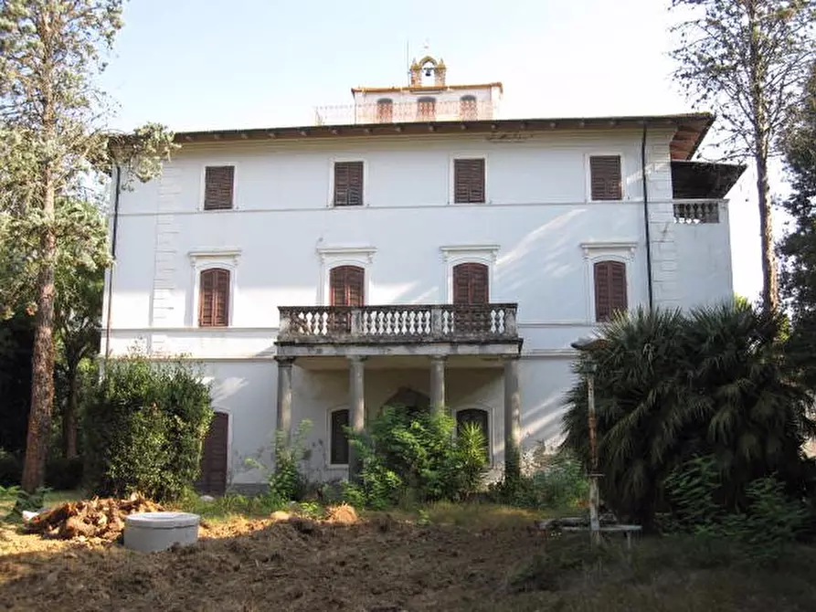 Immagine 1 di Villa in vendita  a Pontedera
