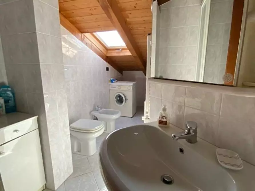 Immagine 13 di Mansarda in vendita  a Massa