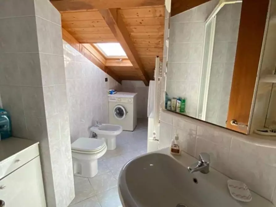 Immagine 12 di Mansarda in vendita  a Massa