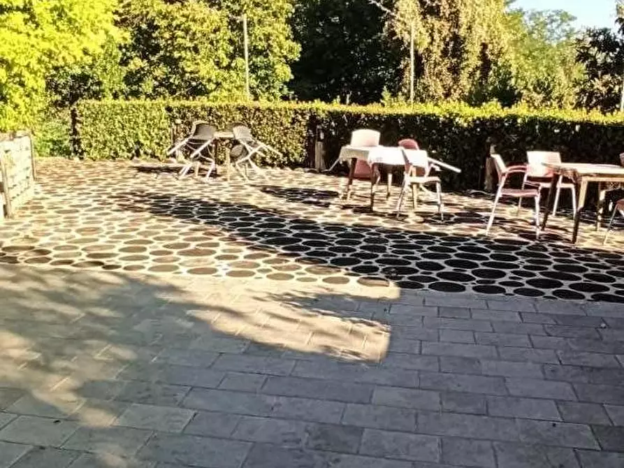 Immagine 4 di Locale commerciale in vendita  a Borgo A Mozzano