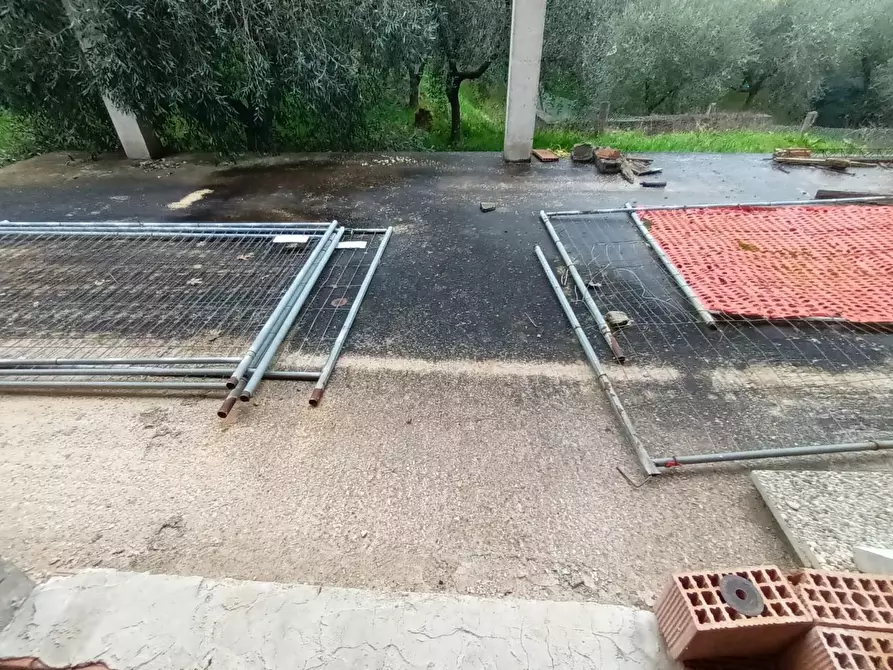 Immagine 12 di Villa in vendita  a Capannori