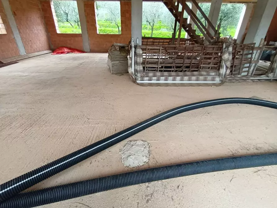 Immagine 16 di Villa in vendita  a Capannori