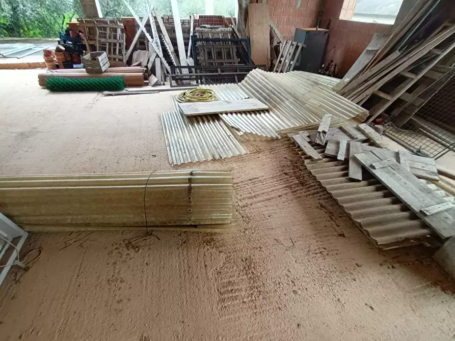 Immagine 14 di Villa in vendita  a Capannori