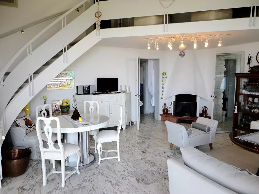 Immagine 32 di Villa in vendita  a Montignoso