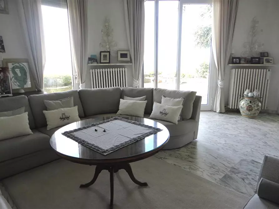 Immagine 26 di Villa in vendita  a Montignoso