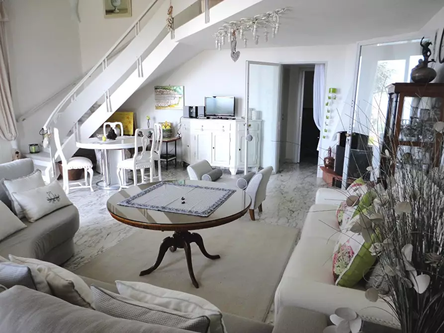 Immagine 28 di Villa in vendita  a Montignoso