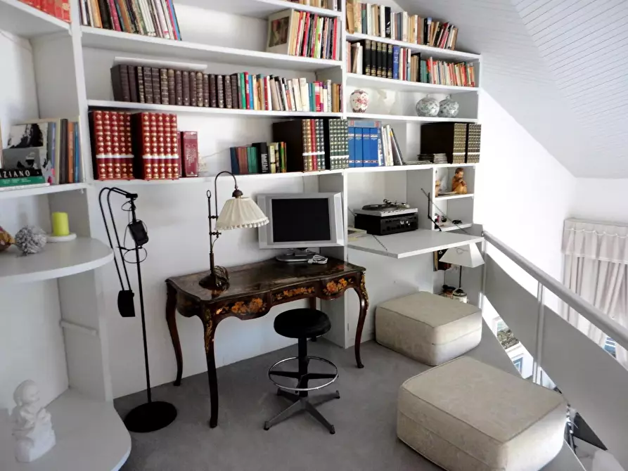 Immagine 45 di Villa in vendita  a Montignoso