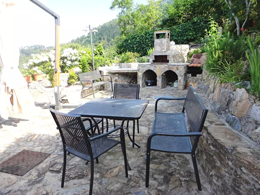 Immagine 8 di Villa in vendita  a Montignoso