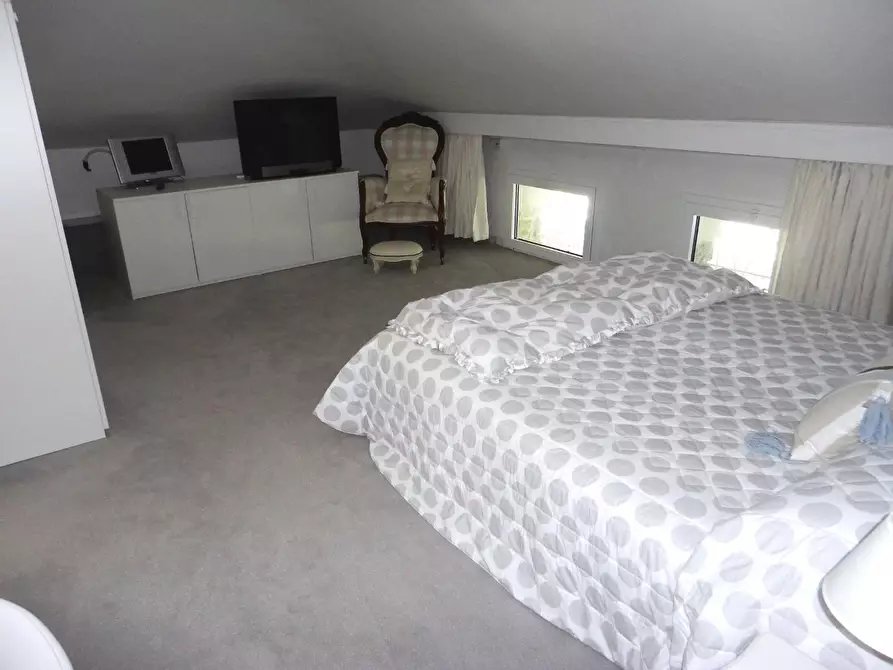 Immagine 46 di Villa in vendita  a Montignoso