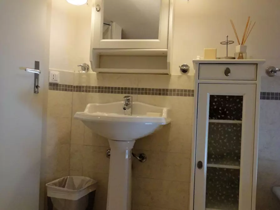 Immagine 50 di Villa in vendita  a Montignoso