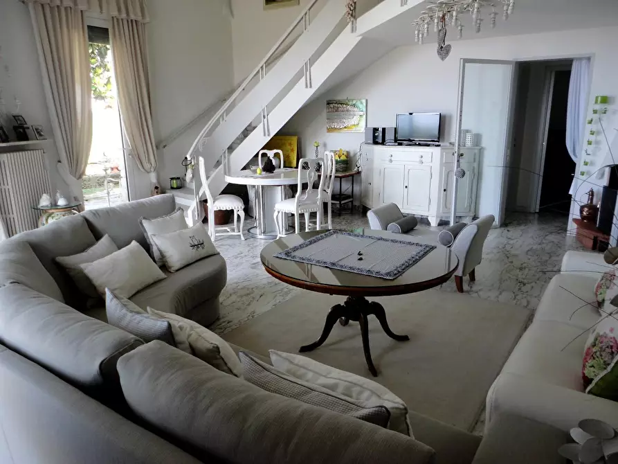 Immagine 27 di Villa in vendita  a Montignoso