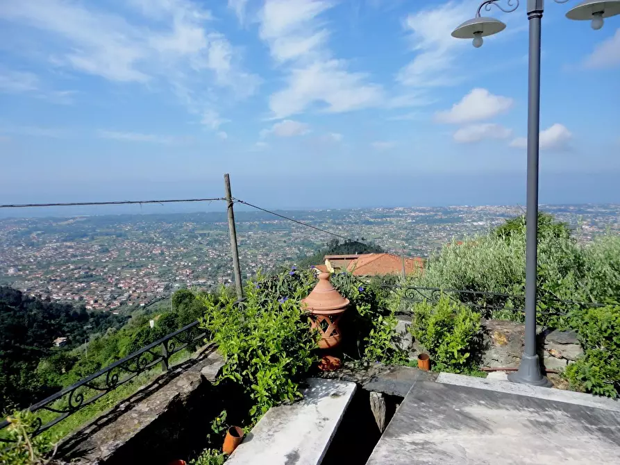 Immagine 6 di Villa in vendita  a Montignoso