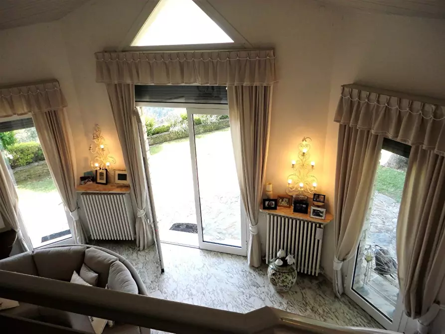 Immagine 52 di Villa in vendita  a Montignoso