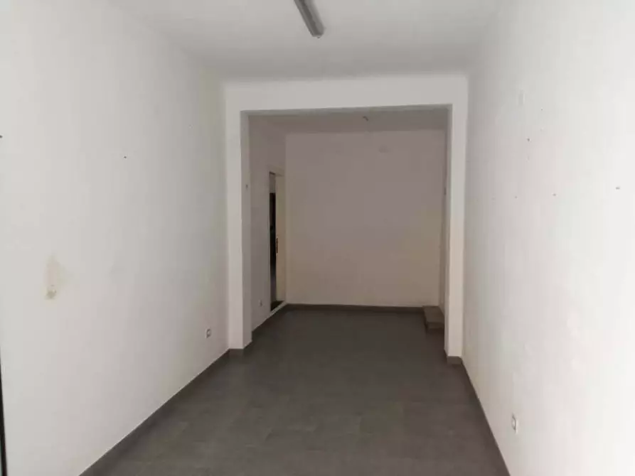 Immagine 3 di Locale commerciale in affitto  a Pisa
