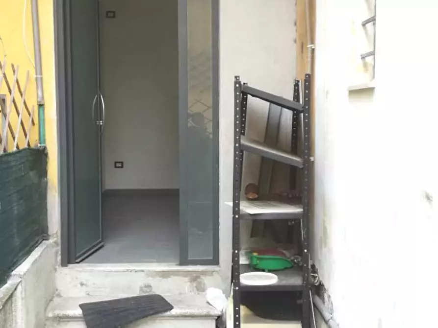 Immagine 13 di Locale commerciale in affitto  a Pisa