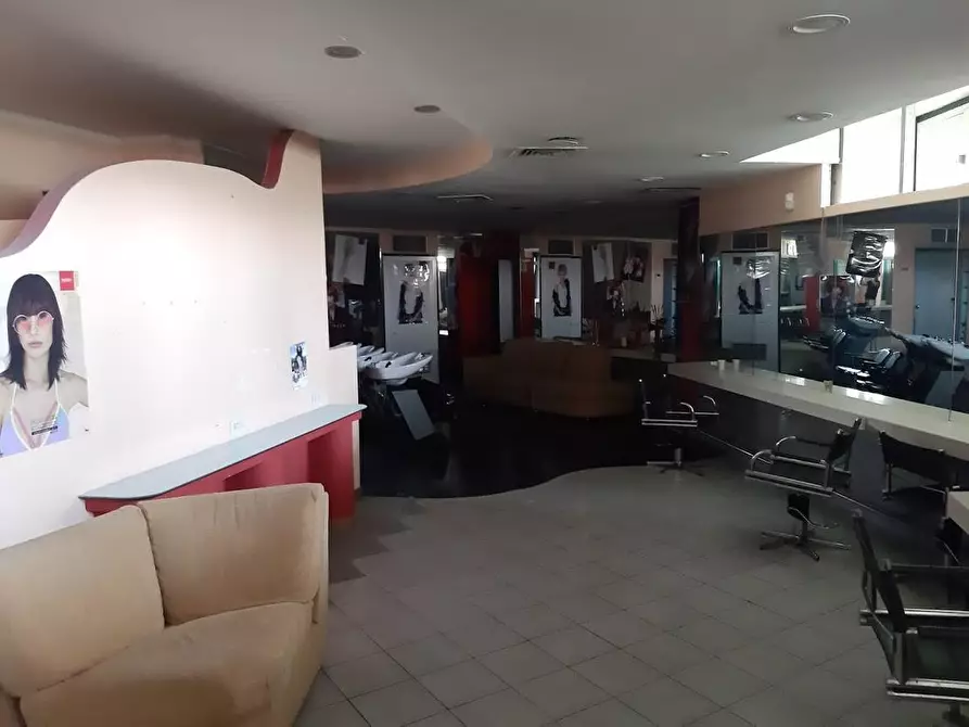 Immagine 4 di Ufficio in affitto  a Pisa