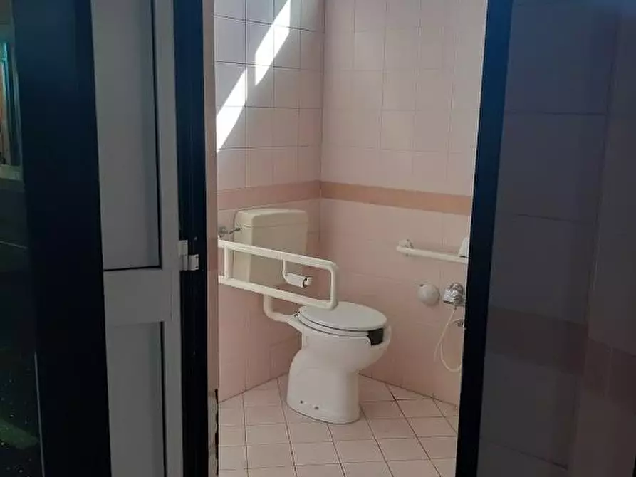 Immagine 8 di Ufficio in affitto  a Pisa