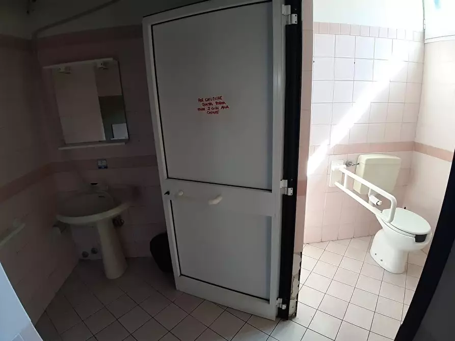 Immagine 9 di Ufficio in affitto  a Pisa