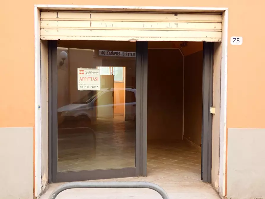 Immagine 7 di Locale commerciale in affitto  a Pontedera
