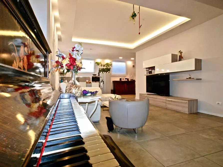 Immagine 2 di Appartamento in vendita  a Pontedera