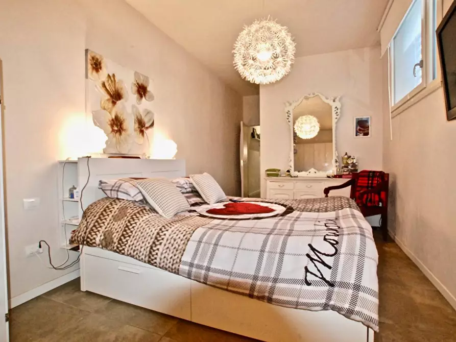 Immagine 12 di Appartamento in vendita  a Pontedera