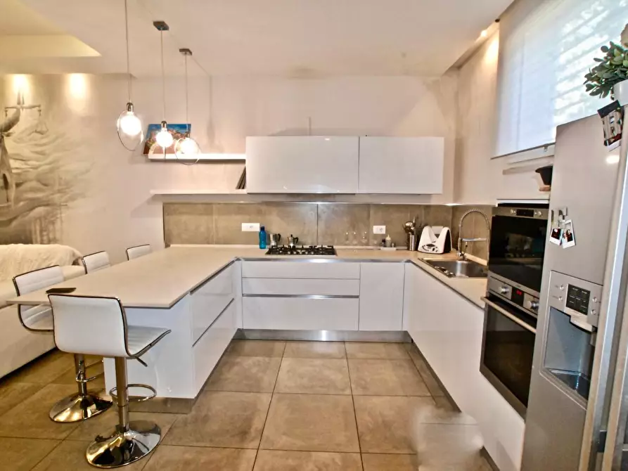 Immagine 9 di Appartamento in vendita  a Pontedera