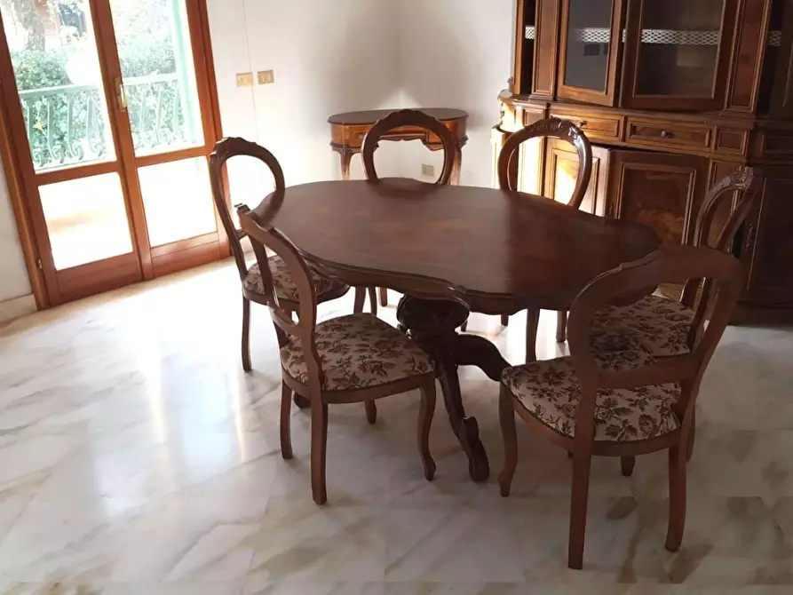 Immagine 7 di Casa trifamiliare in vendita  a Massa