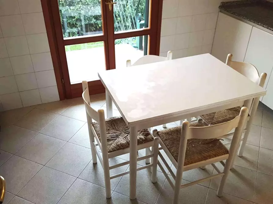 Immagine 9 di Casa trifamiliare in vendita  a Massa