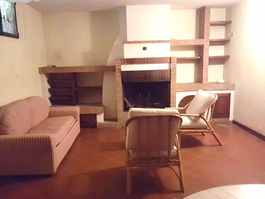 Immagine 17 di Casa trifamiliare in vendita  a Massa