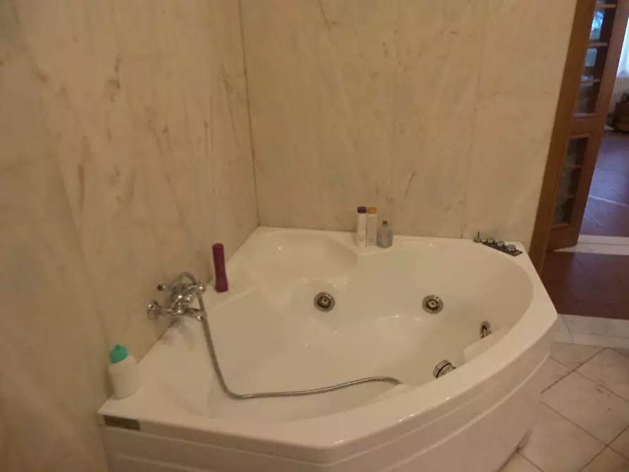 Immagine 21 di Villa in vendita  a Castelfiorentino