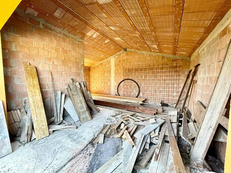 Immagine 21 di Villa in vendita  a Porcari