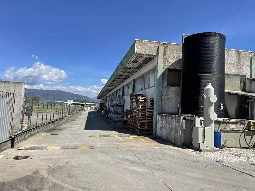 Immagine 1 di Capannone industriale in vendita  a Altopascio