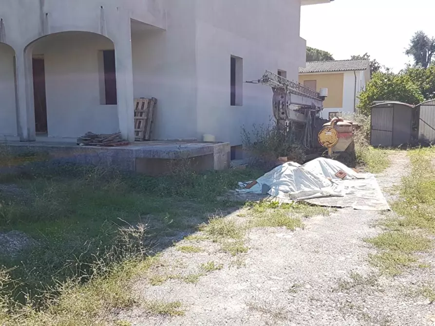 Immagine 4 di Villa in vendita  a Capannori