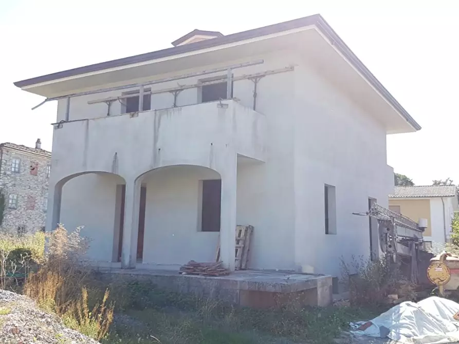 Immagine 1 di Villa in vendita  a Capannori