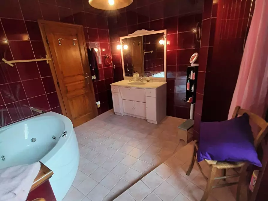 Immagine 20 di Casa colonica in vendita  a Massarosa