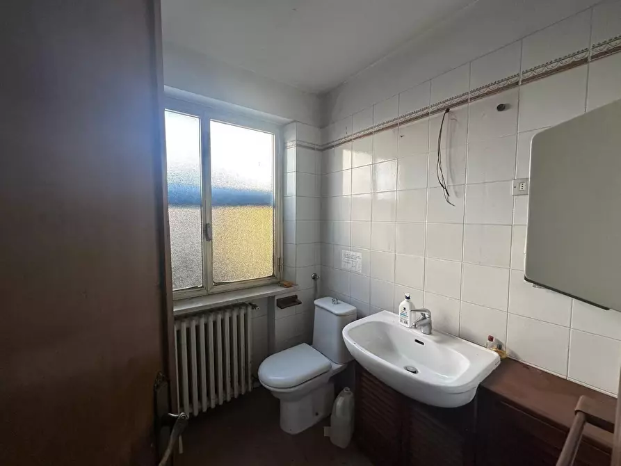 Immagine 19 di Attività artigianale in vendita  a Capannori