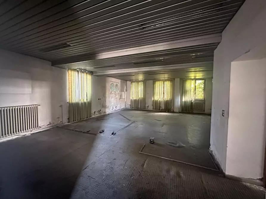 Immagine 14 di Attività artigianale in vendita  a Capannori