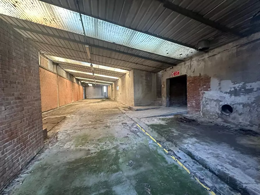 Immagine 6 di Attività artigianale in vendita  a Capannori