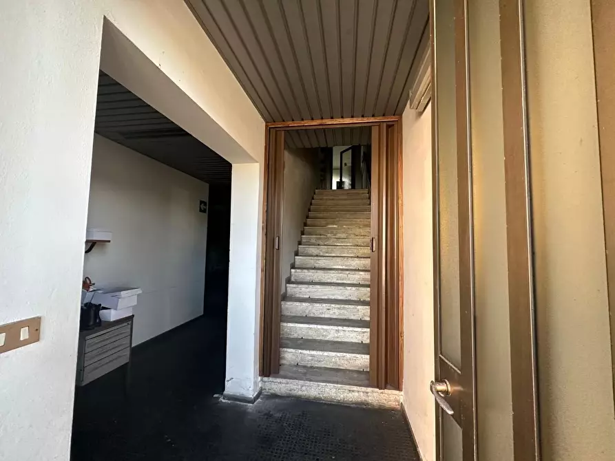 Immagine 13 di Attività artigianale in vendita  a Capannori