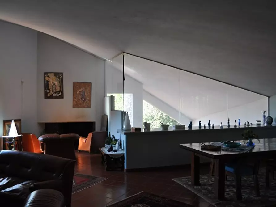 Immagine 4 di Villa in vendita  a Carrara