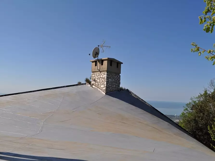 Immagine 28 di Villa in vendita  a Carrara